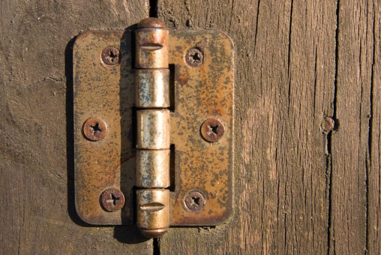 How to Stop Door Hinges from Rusting House Trick